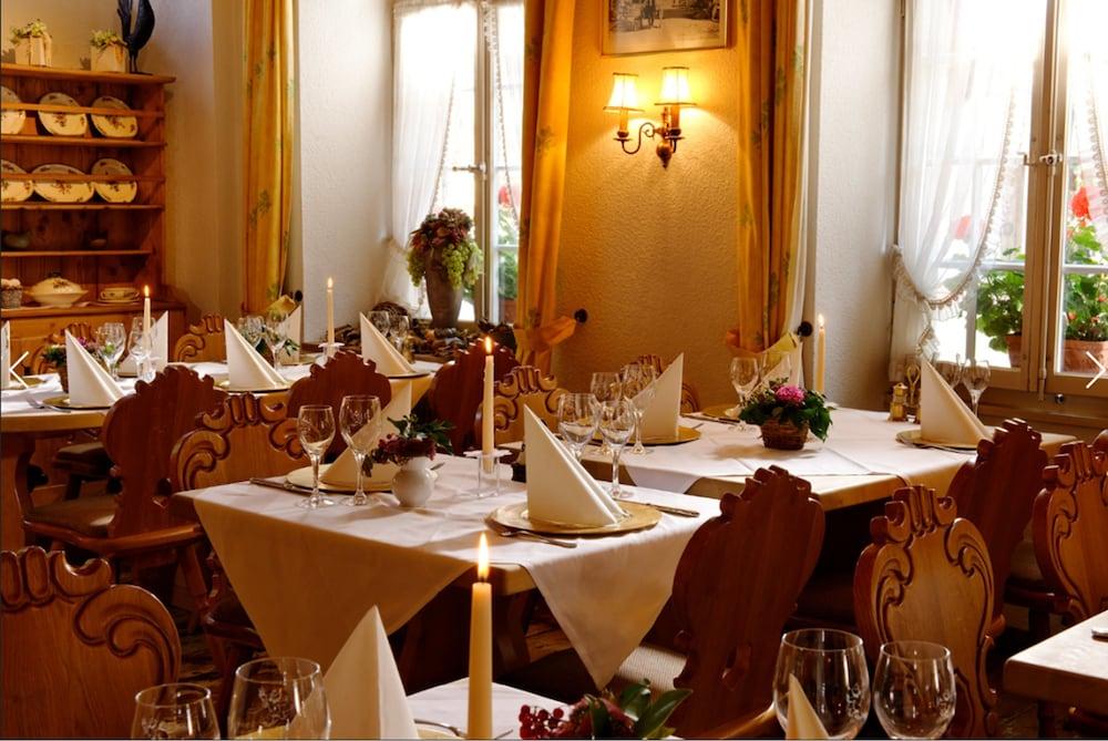 Baeren Hotel, The Bear Inn Wilderswil Bagian luar foto