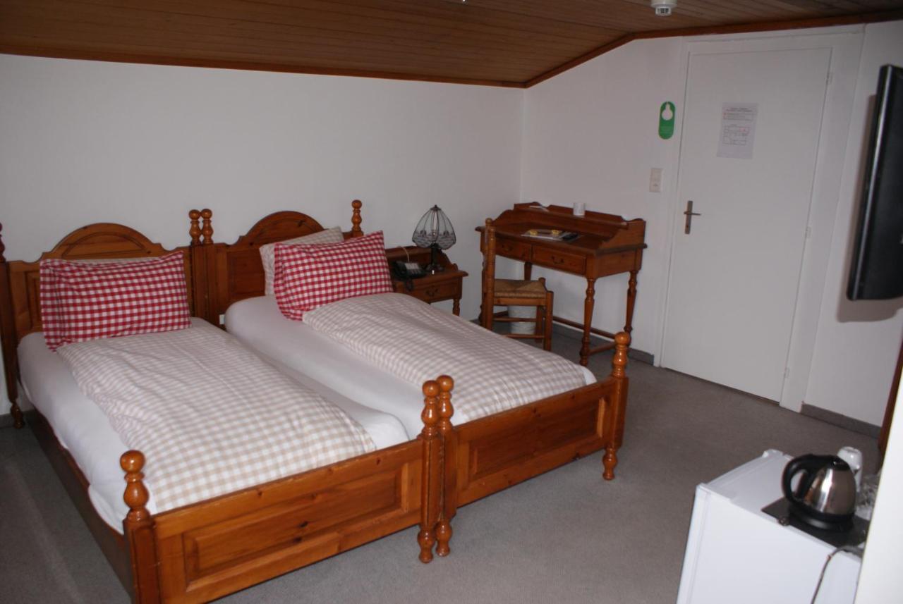 Baeren Hotel, The Bear Inn Wilderswil Bagian luar foto