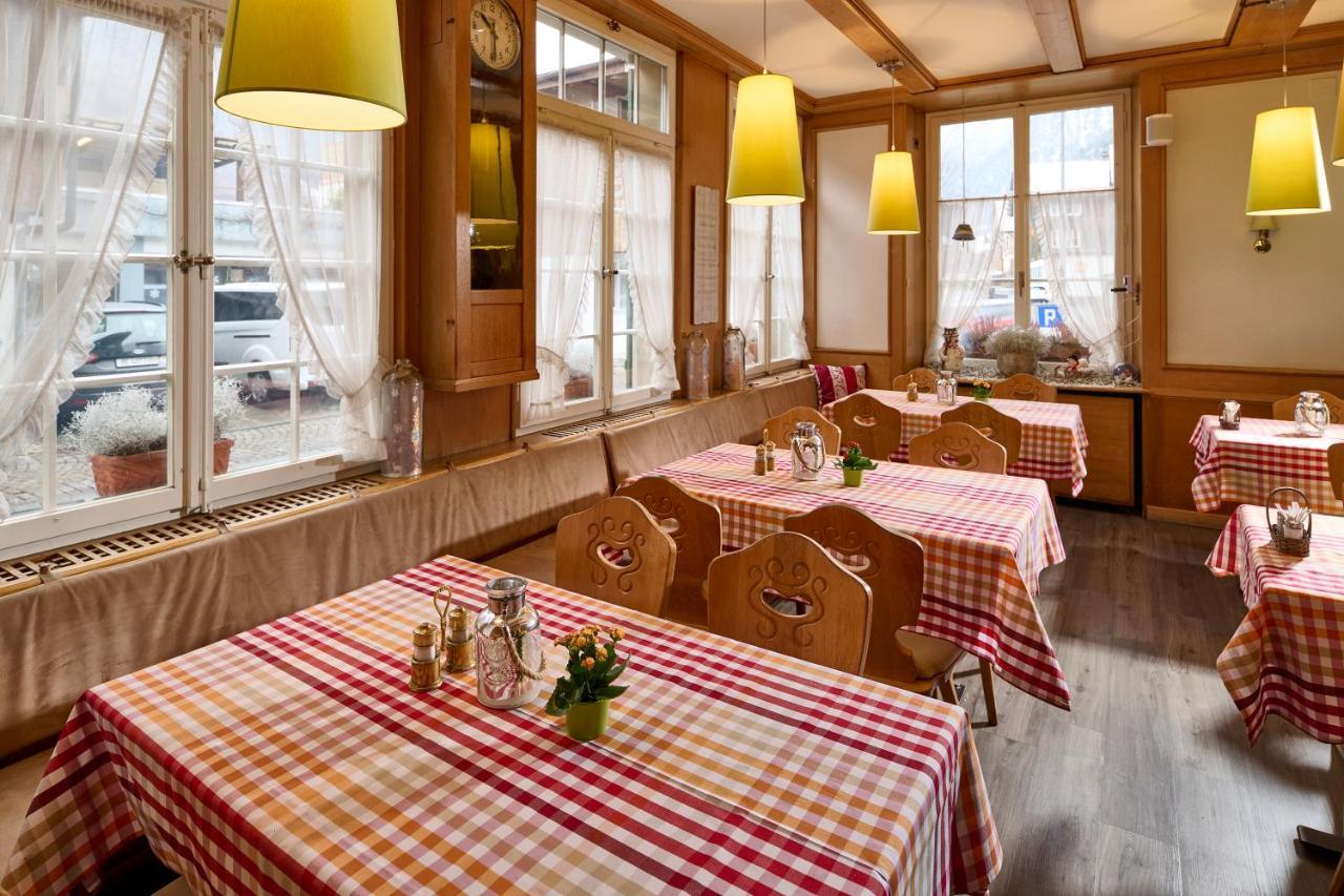 Baeren Hotel, The Bear Inn Wilderswil Bagian luar foto