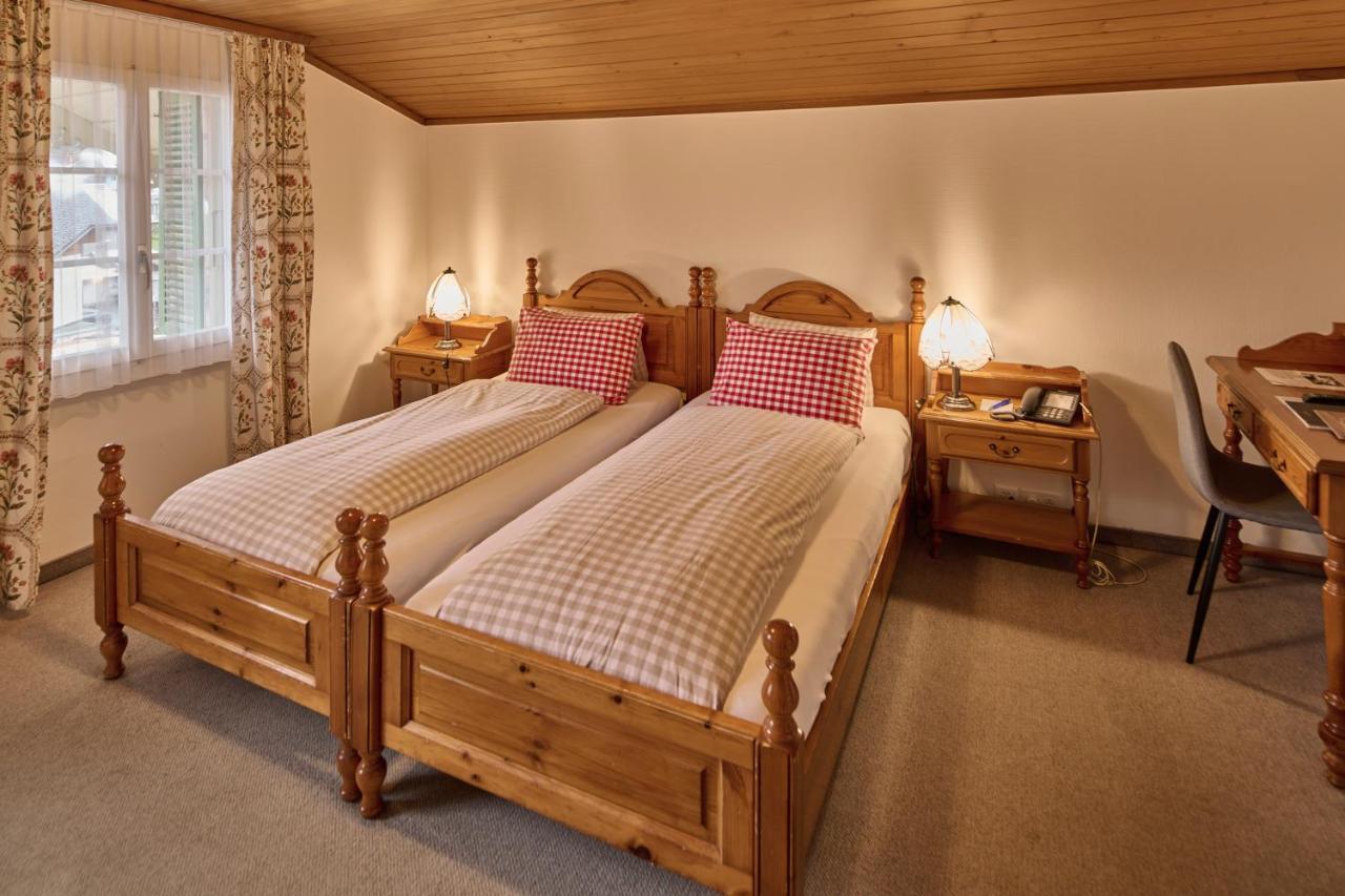 Baeren Hotel, The Bear Inn Wilderswil Bagian luar foto