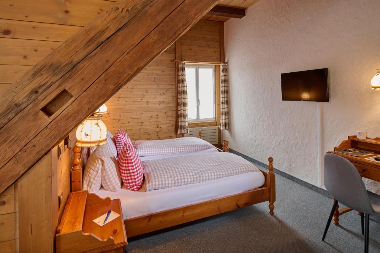 Baeren Hotel, The Bear Inn Wilderswil Bagian luar foto
