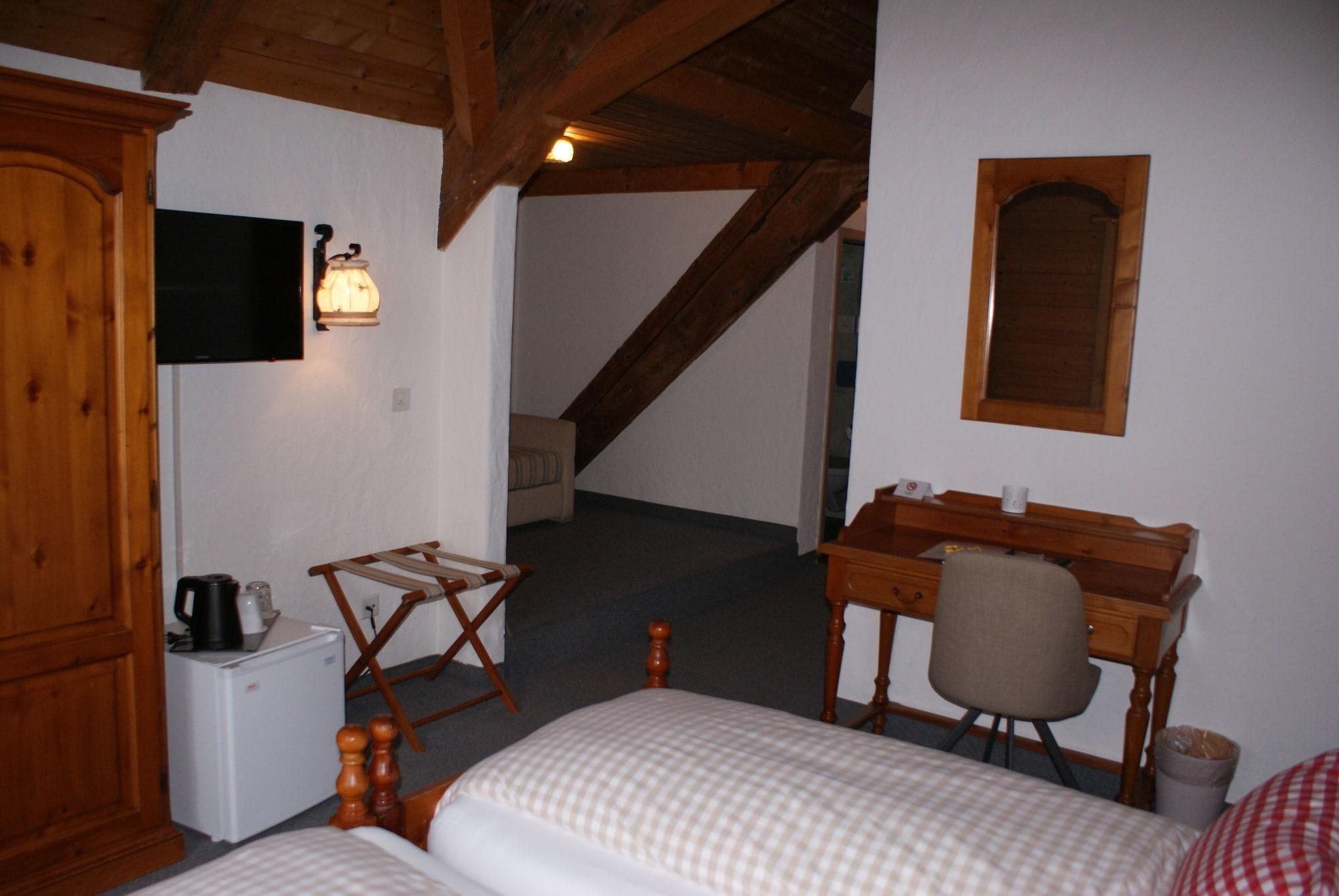 Baeren Hotel, The Bear Inn Wilderswil Bagian luar foto