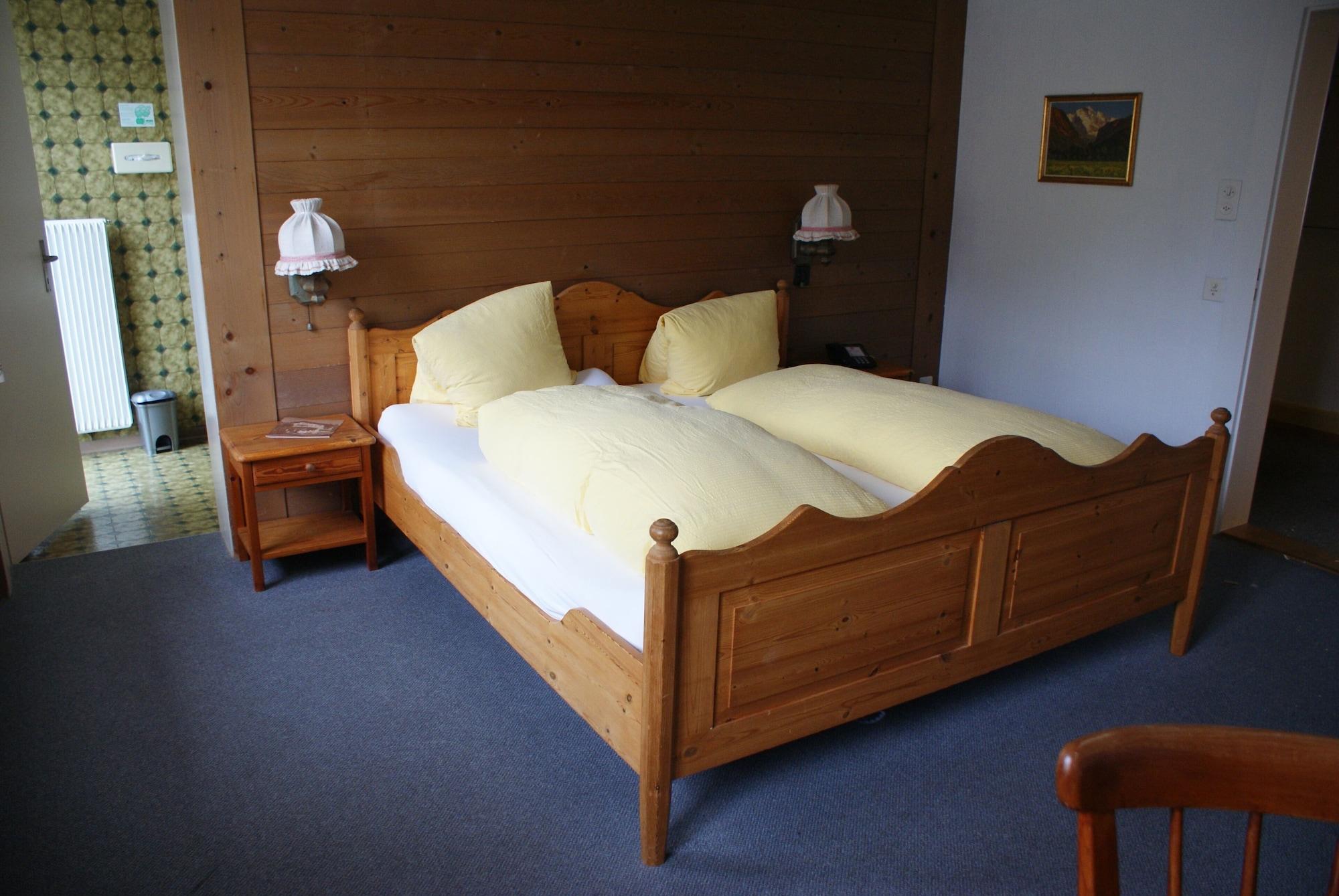 Baeren Hotel, The Bear Inn Wilderswil Bagian luar foto