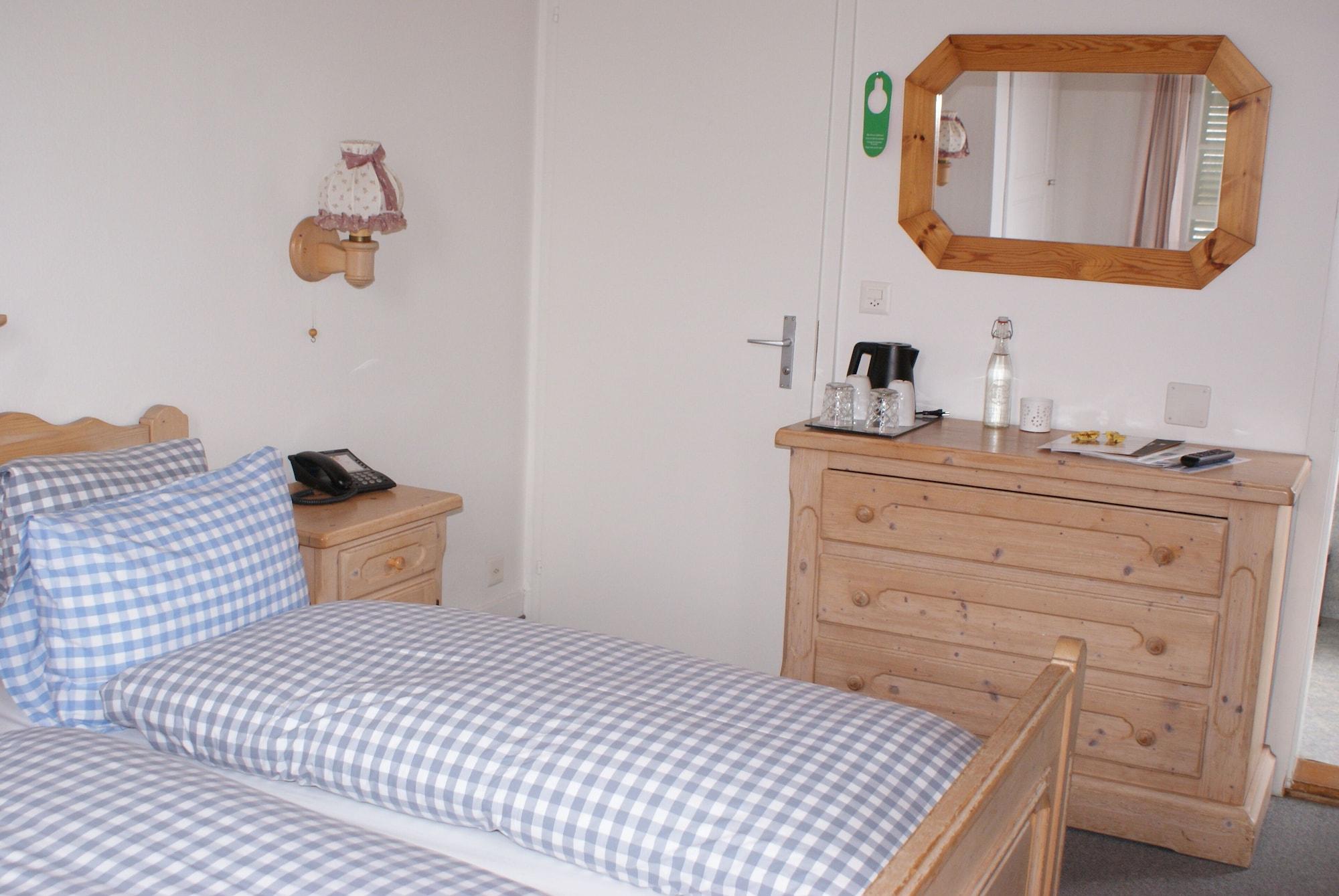 Baeren Hotel, The Bear Inn Wilderswil Bagian luar foto