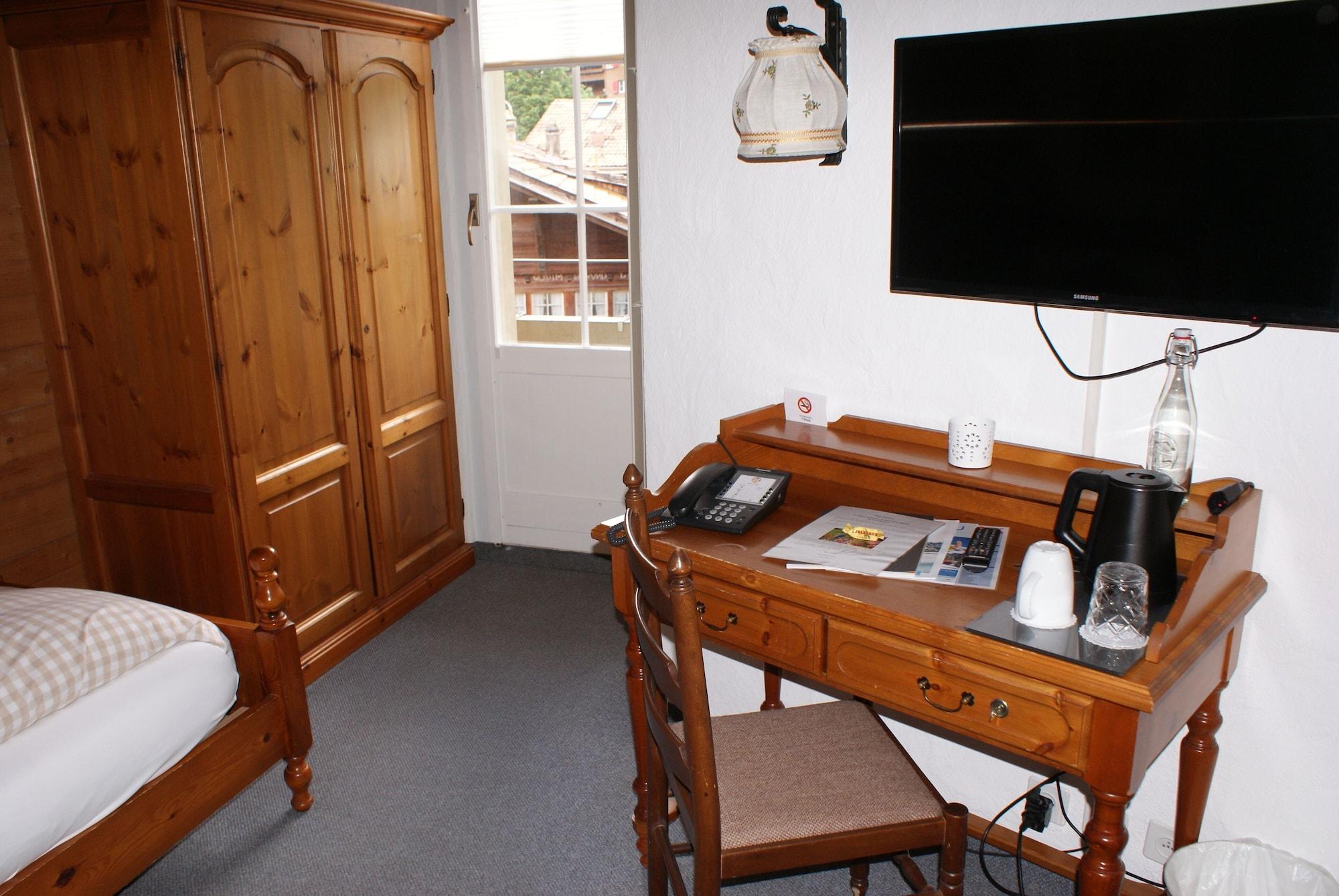 Baeren Hotel, The Bear Inn Wilderswil Bagian luar foto