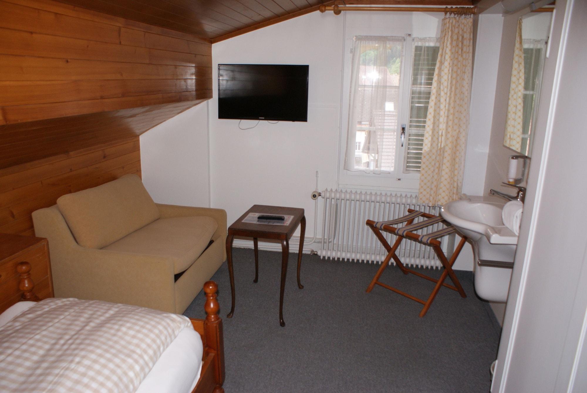 Baeren Hotel, The Bear Inn Wilderswil Bagian luar foto