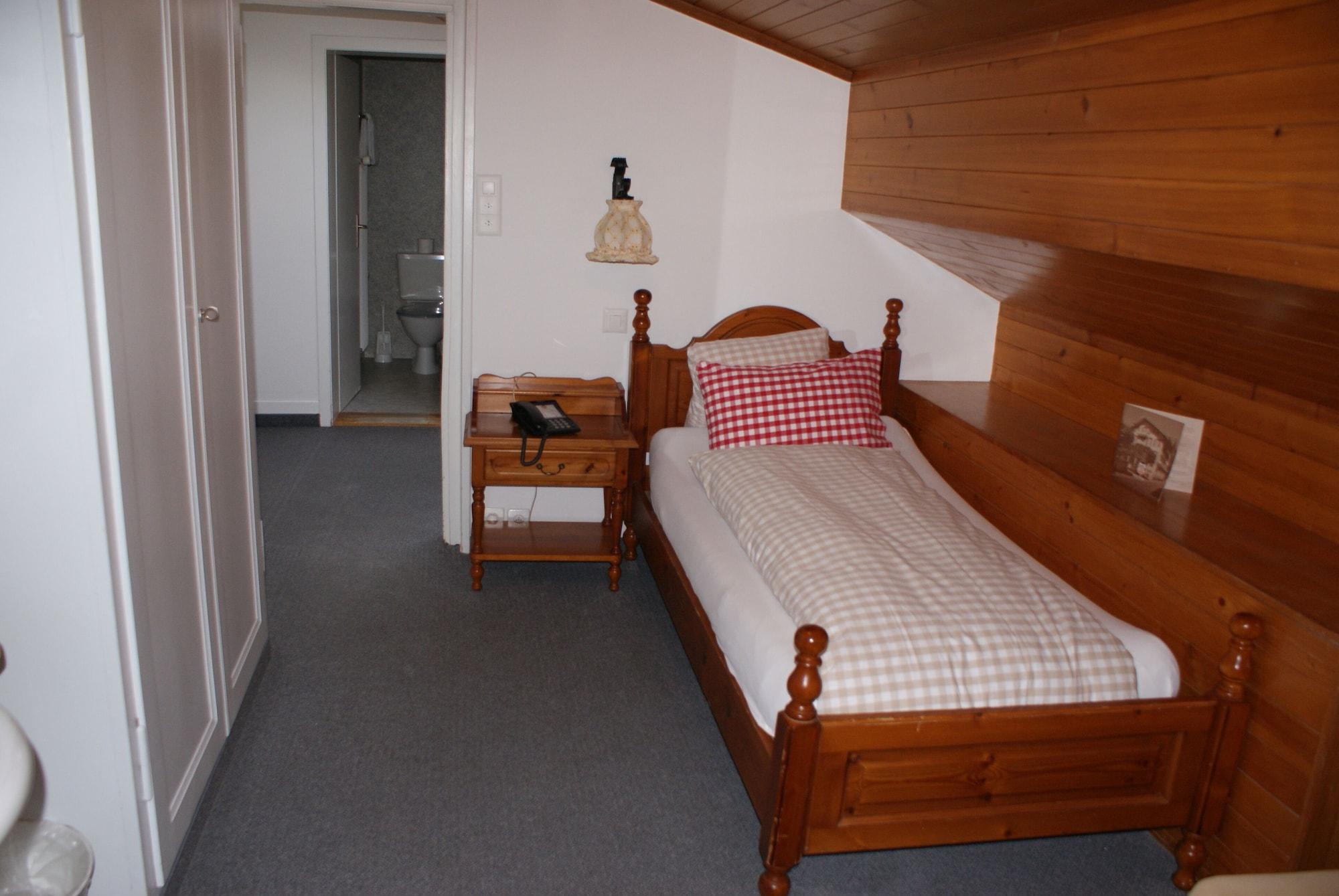 Baeren Hotel, The Bear Inn Wilderswil Bagian luar foto