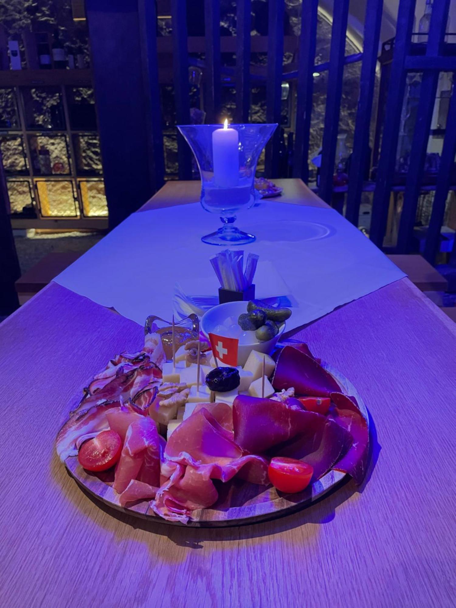 Baeren Hotel, The Bear Inn Wilderswil Bagian luar foto
