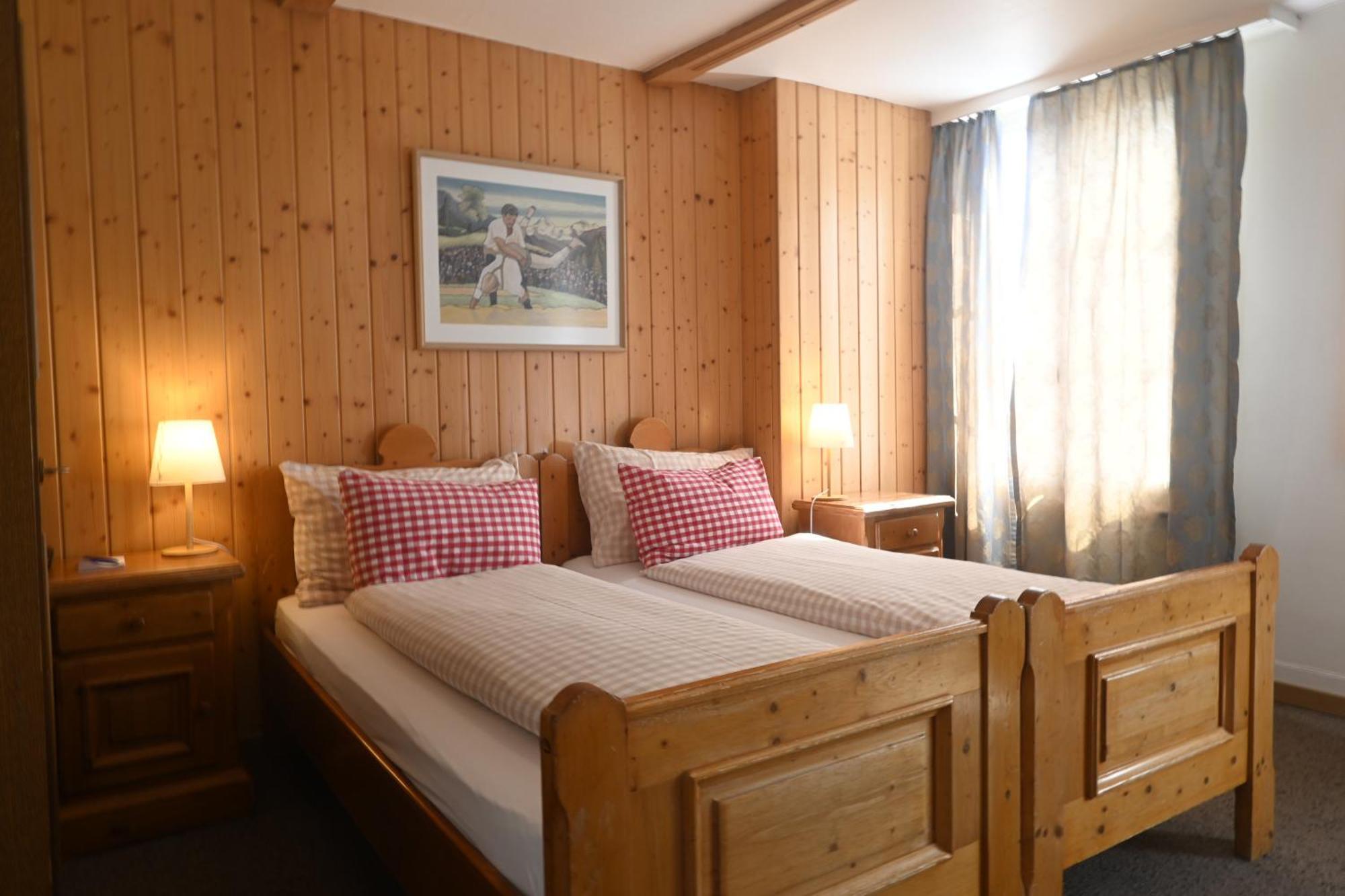Baeren Hotel, The Bear Inn Wilderswil Bagian luar foto