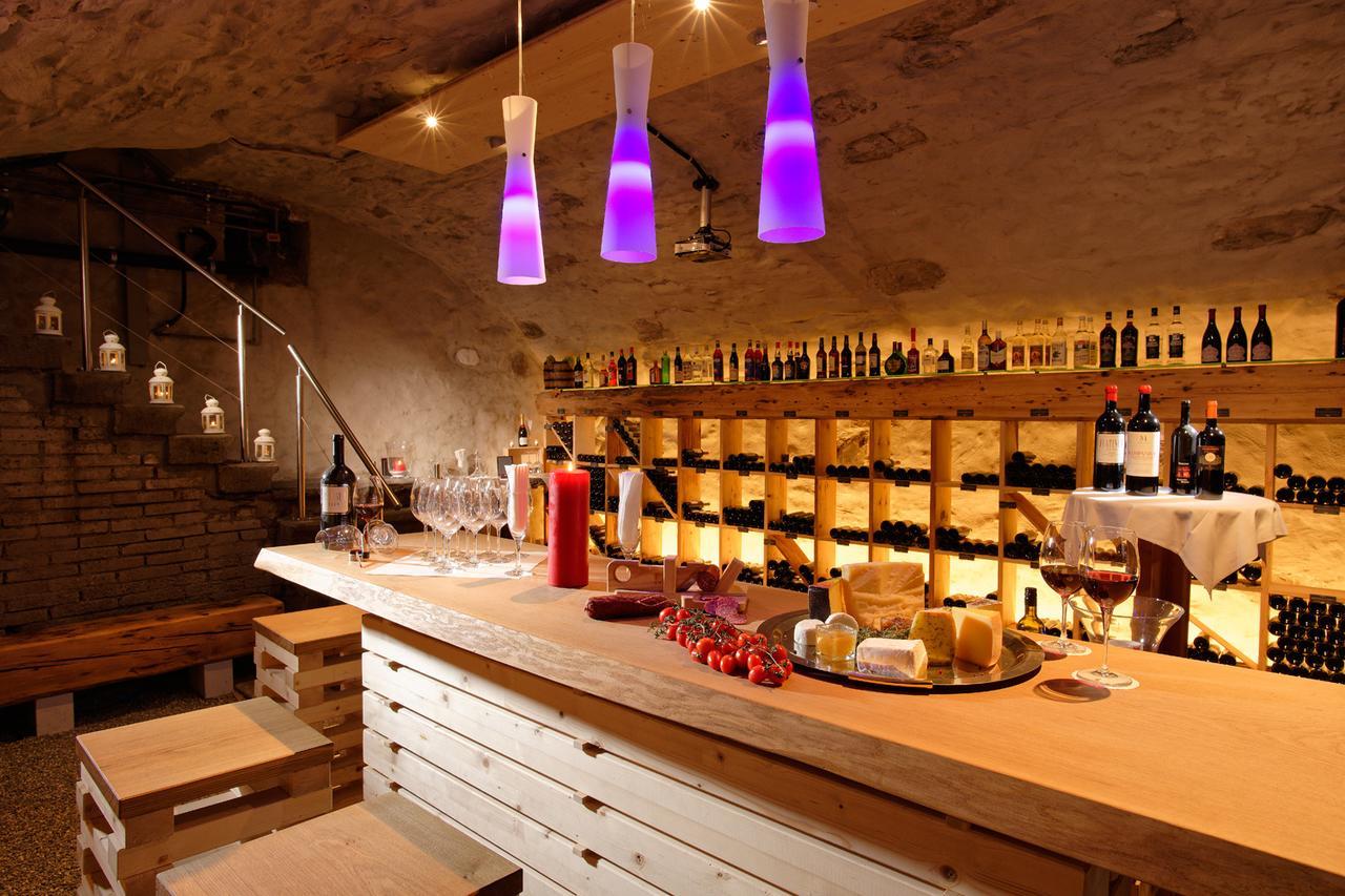 Baeren Hotel, The Bear Inn Wilderswil Bagian luar foto